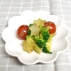 ブロッコリーとミニトマトのおかか和え レシピ 作り方 By Mamingo クックパッド 簡単おいしいみんなのレシピが352万品