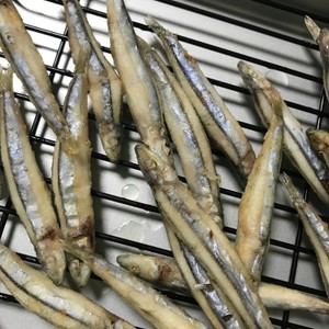 臭みなし きびなごの唐揚げ レシピ 作り方 By みせす まあさ クックパッド 簡単おいしいみんなのレシピが356万品