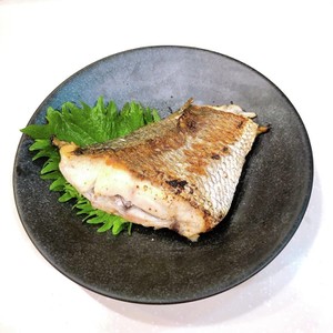 簡単 フライパンで鯛の切り身の塩焼き レシピ 作り方 By あゆみっこママ クックパッド 簡単おいしいみんなのレシピが352万品
