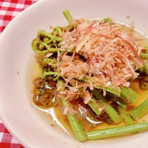 おつまみにも 簡単 わらびの醤油漬け レシピ 作り方 By Nonyui クックパッド 簡単おいしいみんなのレシピが352万品
