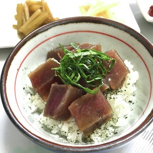 鮪のプロ直伝 マグロ漬け丼に 漬けタレ レシピ 作り方 By Sonomi クックパッド 簡単おいしいみんなのレシピが353万品