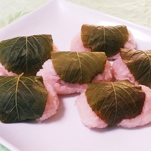 炊飯器で簡単 もち米の桜餅 レシピ 作り方 By 140 わんたるママ クックパッド 簡単おいしいみんなのレシピが358万品