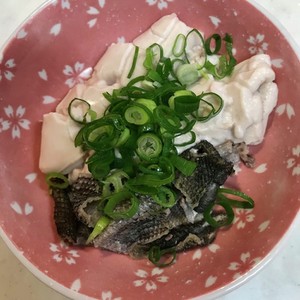 イサキ湯引き皮ポン酢 白子ポン酢 お刺身 レシピ 作り方 By クックくみお クックパッド 簡単おいしいみんなのレシピが364万品
