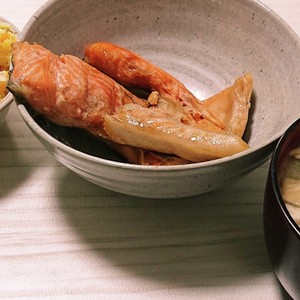 鮭のあら 甘辛煮 レシピ 作り方 By Wakaokayu クックパッド 簡単おいしいみんなのレシピが354万品