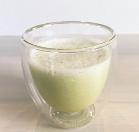 シンプルなマスクメロンスムージーのレシピ