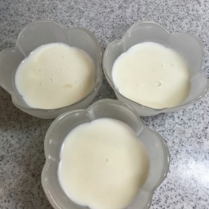材料3つ 5分で出来る簡単ミルクプリン レシピ 作り方 By 140 わんたるママ クックパッド 簡単おいしいみんなのレシピが361万品