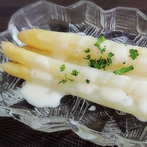 基本 ホワイトアスパラのゆで方 レシピ 作り方 By 道産子美鈴 クックパッド 簡単おいしいみんなのレシピが361万品