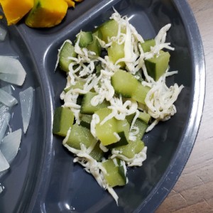 離乳食 後期後半 しらすときゅうり レシピ 作り方 By Snow Mama クックパッド 簡単おいしいみんなのレシピが366万品