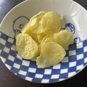 レンジで簡単 揚げないポテトチップス レシピ 作り方 By Marrietty クックパッド 簡単おいしいみんなのレシピが355万品