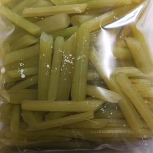 簡単 ふきの保存方法 レシピ 作り方 By Yukojyo クックパッド 簡単おいしいみんなのレシピが360万品