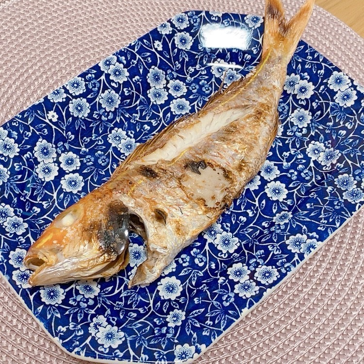 シンプル柔らか いとより 鯛 の塩焼き レシピ 作り方 By Sa10ri工房 クックパッド 簡単おいしいみんなのレシピが361万品
