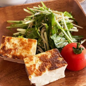 ゴマたっぷり カリカリしらすと水菜サラダ レシピ 作り方 By ミルフィー クックパッド 簡単おいしいみんなのレシピが364万品