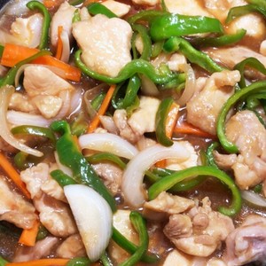 鶏肉と玉葱人参ピーマンのサッパリ甘酢煮 レシピ 作り方 By さなにゃ クックパッド 簡単おいしいみんなのレシピが360万品