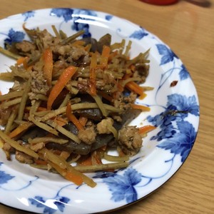 ゴボウとこんにゃくのそぼろ煮 レシピ 作り方 By ベジ子 クックパッド 簡単おいしいみんなのレシピが356万品