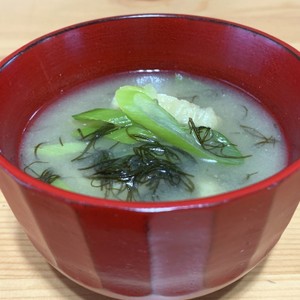 もずくと油揚げの味噌汁 妊婦 低カロリー レシピ 作り方 By Vampslove クックパッド 簡単おいしいみんなのレシピが360万品