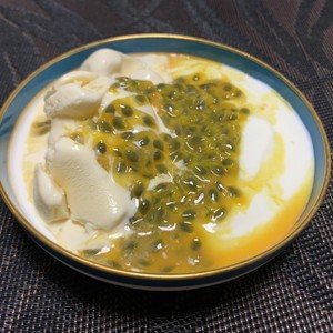パッションフルーツの美味しい食べ方 レシピ 作り方 By エムたん クックパッド 簡単おいしいみんなのレシピが358万品