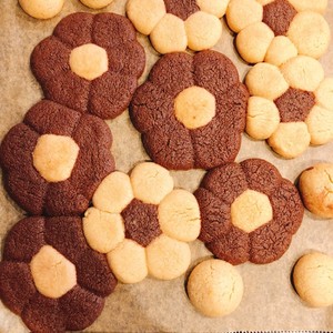 卵不使用 押し花クッキー レシピ 作り方 By 3連ピアス クックパッド 簡単おいしいみんなのレシピが373万品