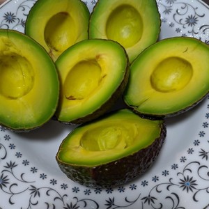 レンジで簡単 アボカドを柔らかくする レシピ 作り方 By げてこ クックパッド 簡単おいしいみんなのレシピが357万品