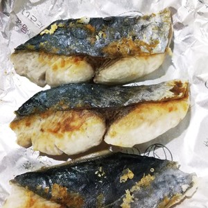 ふっくら焼ける フライパンで鰆の塩焼き レシピ 作り方 By Yanapie クックパッド 簡単おいしいみんなのレシピが356万品