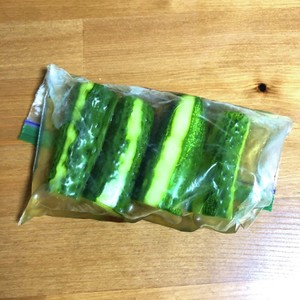 夏にぴったり 簡単きゅうりの一本漬け レシピ 作り方 By Harukyuru クックパッド 簡単おいしいみんなのレシピが366万品