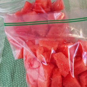 我が家のスイカの保存方法 レシピ 作り方 By 4児男子母さんの台所 クックパッド 簡単おいしいみんなのレシピが360万品