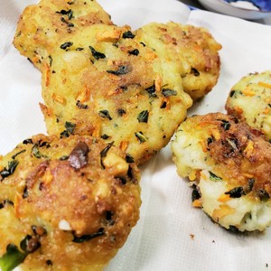 意外と簡単 ふわふわ手作りさつま揚げ レシピ 作り方 By 箱入りyyママ クックパッド 簡単おいしいみんなのレシピが360万品