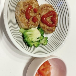 離乳食 卵なし ふわふわハンバーグ レシピ 作り方 By Tomochan クックパッド 簡単おいしいみんなのレシピが360万品