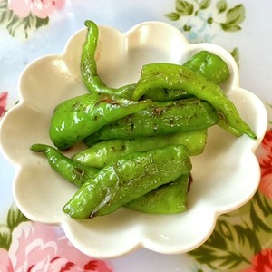 ししとう 満願寺とうがらしの炒め 簡単 レシピ 作り方 By 明日の風 クックパッド 簡単おいしいみんなのレシピが359万品