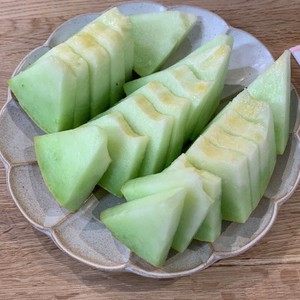 メロンの切り方 レシピ 作り方 By こつゆ514 クックパッド 簡単おいしいみんなのレシピが366万品