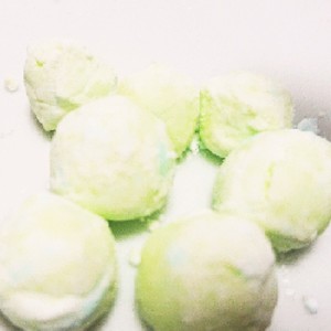 夏休みに カラフル手作りラムネ レシピ 作り方 By Jyaico クックパッド 簡単おいしいみんなのレシピが359万品