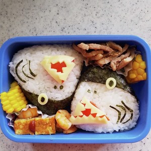 水族館遠足 簡単サメおにぎりのキャラ弁 レシピ 作り方 By Youcyan クックパッド 簡単おいしいみんなのレシピが361万品