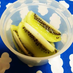 キウィフルーツのおしゃれな切り方