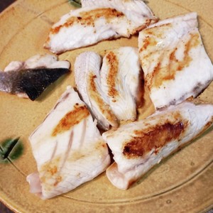 簡単おいしい かんぱちのあらの塩焼き レシピ 作り方 By Jjcream クックパッド 簡単おいしいみんなのレシピが361万品