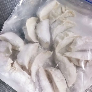 余った餃子を簡単綺麗に冷凍保存する方法 レシピ 作り方 By Yukiron719 クックパッド 簡単おいしいみんなのレシピが359万品