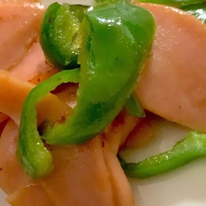 ピーマンと魚肉ソーセージの甘辛炒め レシピ 作り方 By ぴよぴ クックパッド 簡単おいしいみんなのレシピが361万品