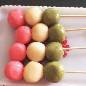 花見団子に もちもちやわらか三色団子 レシピ 作り方 By Ayakoooooo クックパッド 簡単おいしいみんなのレシピが368万品