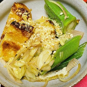 オクラと油揚げのポン酢ごま和え レシピ 作り方 By Komomoもも クックパッド 簡単おいしいみんなのレシピが360万品