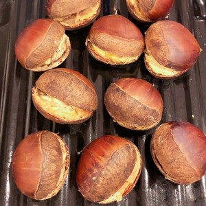 焼き栗風 ポロッと皮むき簡単 茹で栗 レシピ 作り方 By さお りんご クックパッド 簡単おいしいみんなのレシピが361万品