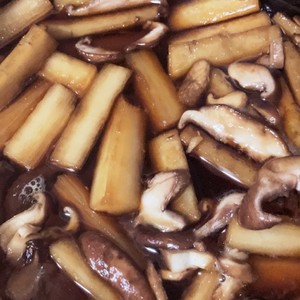 大森 鳥久 さんのゴボウ甘煮 再現 レシピ 作り方 By 唐揚げの錬金術師 クックパッド 簡単おいしいみんなのレシピが364万品