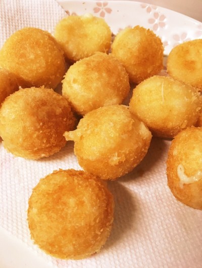 オリーブ入り簡単チーズボールのレシピ