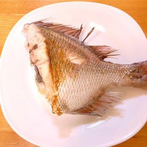 真鯛 切り身 の塩焼きフライパンで簡単に レシピ 作り方 By Mo Mo クックパッド 簡単おいしいみんなのレシピが361万品