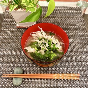 ヒラメのアラ汁 生わかめと生姜 レシピ 作り方 By Tobimama クックパッド 簡単おいしいみんなのレシピが361万品