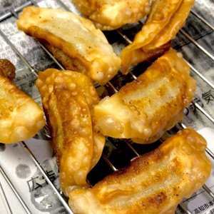 冷凍餃子でもう一品 揚げ餃子 レシピ 作り方 By ソニックあかり クックパッド 簡単おいしいみんなのレシピが372万品