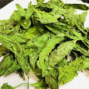 チンして簡単 黒くならない乾燥バジル保存 レシピ 作り方 By 無農薬野菜もうり農園 クックパッド 簡単おいしいみんなのレシピが366万品