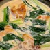 簡単美味い♡鶏胸肉と小松菜のクリーム煮♡