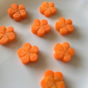 人参の飾り切り ねじり梅 簡単 レシピ 作り方 By みずか クックパッド 簡単おいしいみんなのレシピが368万品