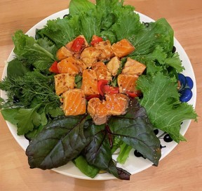 ハニーマスタードサーモンとレインボー野菜のレシピ