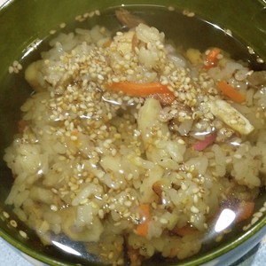 さんまの蒲焼き缶詰de簡単炊き込みご飯 レシピ 作り方 By トイロ クックパッド 簡単おいしいみんなのレシピが367万品