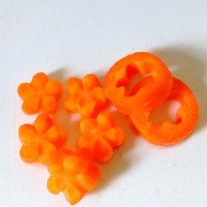 人参の飾り切り ねじり梅 簡単 レシピ 作り方 By みずか クックパッド 簡単おいしいみんなのレシピが368万品