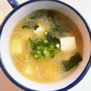 豆腐とたまねぎとわかめのみそ汁 レシピ 作り方 By キコりん クックパッド 簡単おいしいみんなのレシピが370万品